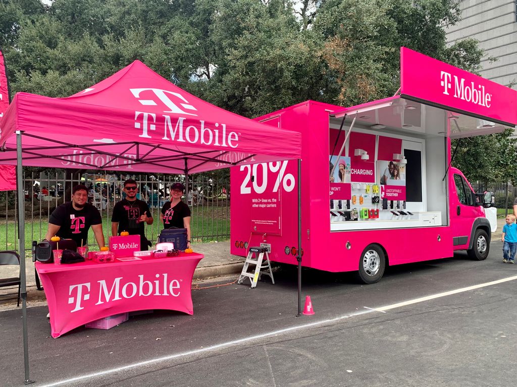 HoustonBCAF's tweet photo. Ring, ring! We are calling our Bayou City Art Festival sponsor @TMobile. Thank you for supporting Houston’s favorite art festival! #bcaf #houstonartfest #houartfest #bcafsponsor https://t.co/tCc3iM8go1
