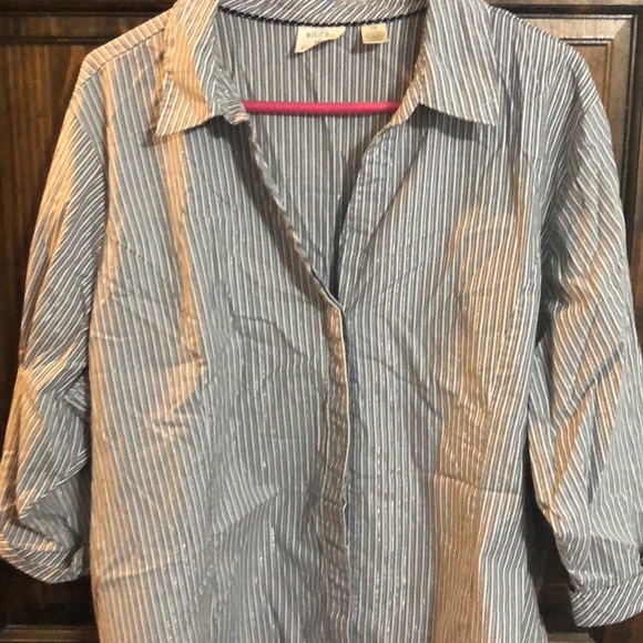 DabFairies's tweet photo. So good I had to share! Check out all the items I'm loving on @Poshmarkapp from @casa633 #poshmark #fashion #style #shopmycloset #ridersbylee #fashionbug #jmcollection: https://t.co/F2rK1hhxLq https://t.co/axKleCBMrF