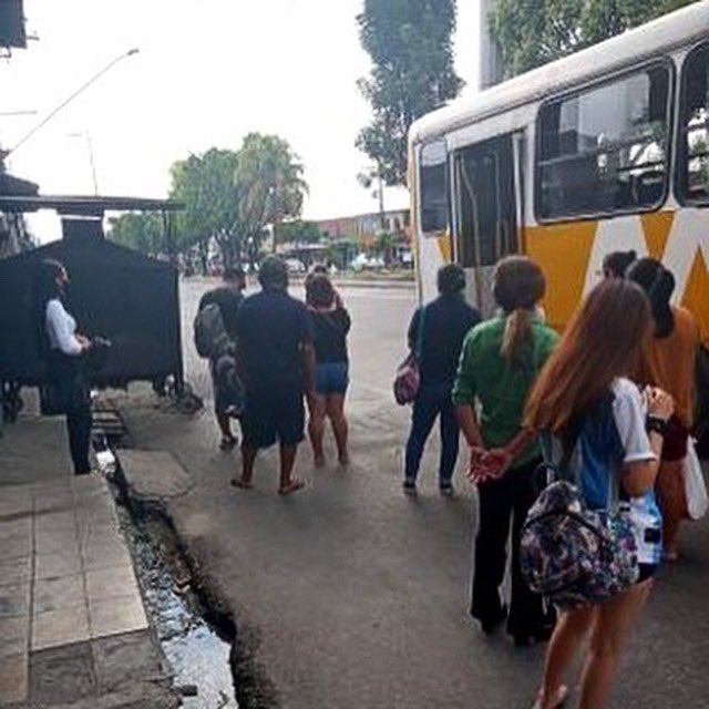 TransitoManaus's tweet photo. #VaiContando ônibus em pane mecânica na Av Itauba https://t.co/ZNRZZq9ram