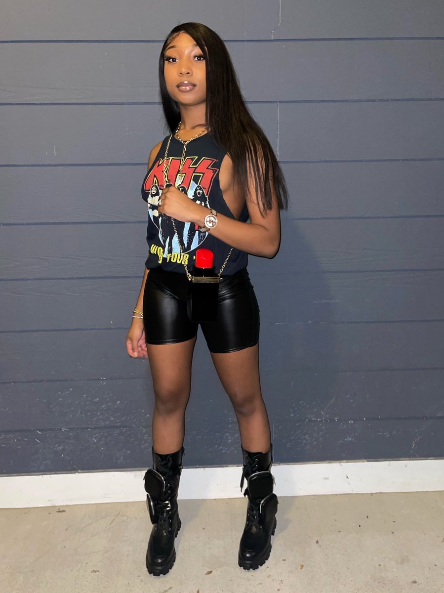 Nadii_Girll4's tweet image. I tripped and deleted my shitttttt 😑 w|e just reposting 😵‍💫 #Myaamu #AAMU23 😘