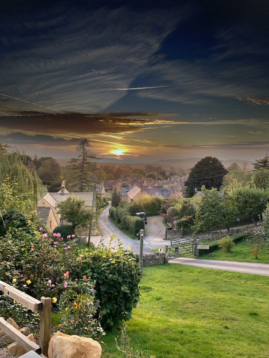 The Mount Inn tweet media