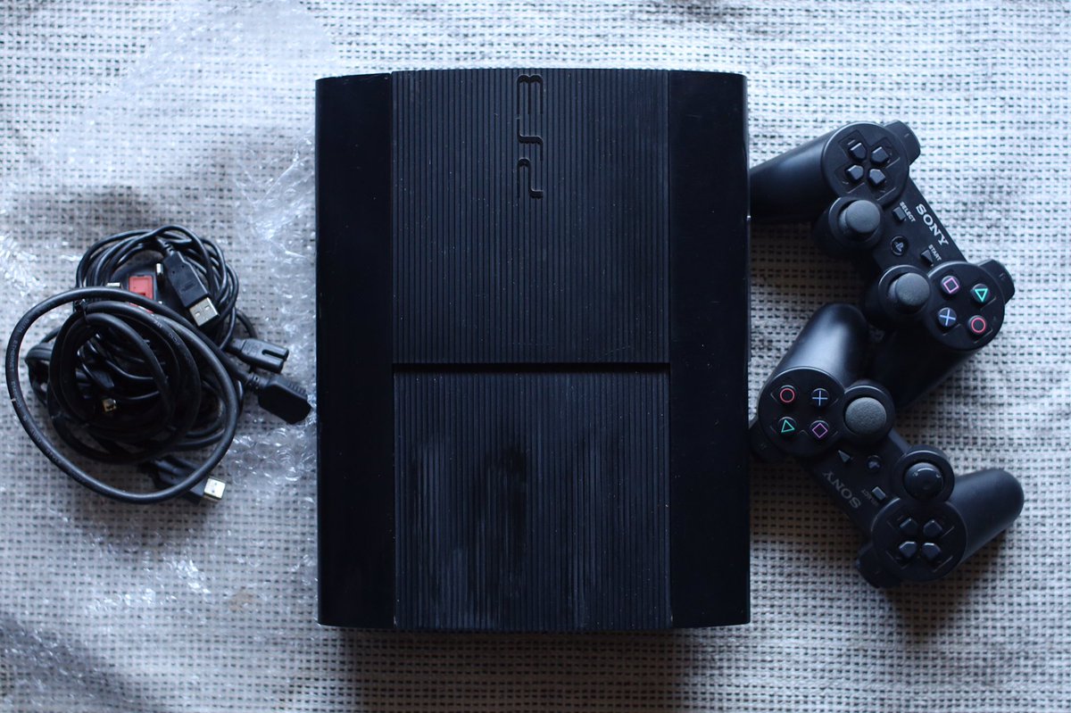 fiqwilliam1's tweet photo. TOLONG LAH RETWEET!

PS3 SUPER SLIM 500GB FULL SET (JAILBREAK) UNTUK DIJUAL.
BOLEH POS ATAU COD AREA SEGAMAT.

RM700.00 BOLEH NEGO.

MASIH BOLEH GUNA CD.
FREE CD PES 2013 ORIGINAL .

2 JOYSTICK 
USB CHARGER
HDMI CABLE

WHATSAPP / CALL 0102756713 https://t.co/v2QtYewWGm