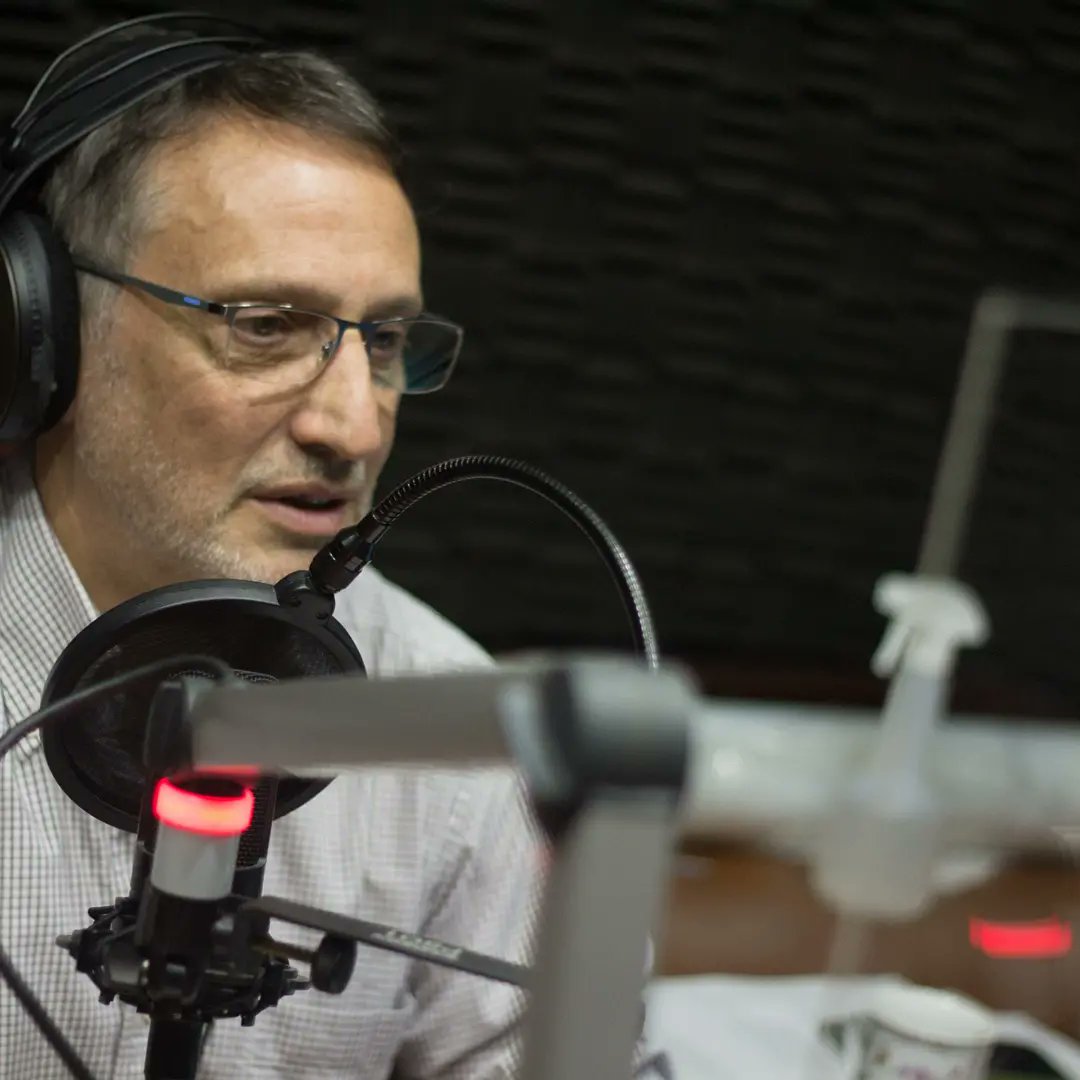 ceacu_uy's tweet photo. Hoy @BarnabeDiego entrevistó a Alicia Escardó Végh @aliciaescardo, escritora y gestora cultural, en el programa @lacanoa_radio 
.
.
.
#gestores #gestioncultural #culturamec #culturauruguay #escritores #librosrecomendados #librosjuveniles #novelas #uruguaycultural https://t.co/cLeiueDmlU