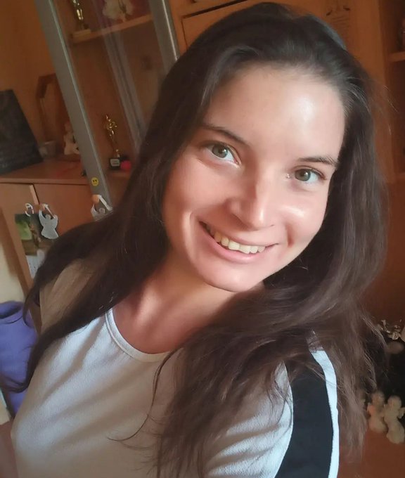 Sziasztok!  Szerintetek milyen hajsz&iacute;n &aacute;llna j&oacute;l ? 😊 &Eacute;n a term&eacute;szetess&eacute;g h&iacute;ve vagyok de az&eacute;rt k&iacute;v&aacute;ncsiv&aacute;