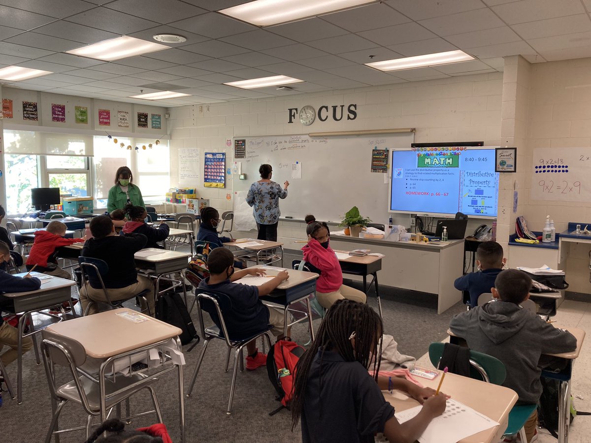 sandhartford's tweet photo. It’s been a few weeks since sharing our transformational work! #letsgo #muchmoretocome #buildingcapacity #buildingcommunity #sockday #cultureclimate #detailedwork #everyonein #part3 #SOARing https://t.co/N1iKH65IM7