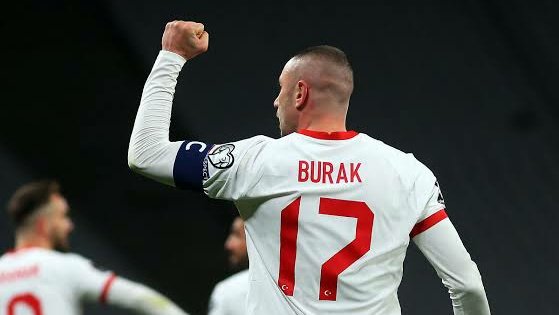 lotusbahis's tweet photo. A Milli takımımız, Burak Yılmaz'ın 90+9 da penaltıdan attığı golle Letonya'yı 2-1 mağlup etti!

⚽ MS 🇱🇻 Letonya 1-2 Türkiye 🇹🇷

#WCQ #LTATUR #BizimÇocuklar https://t.co/Qn5DuC06t2