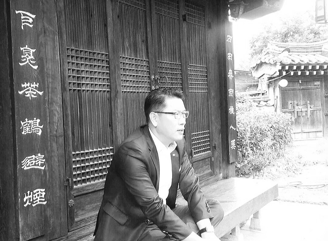 minam2014's tweet photo. 2021.10.12(화)
D-81

매일 아침 기대와 설레임을 안고 
하루를 시작할 수 있게 하소서 
항상 미소를 잃지않게 하시어 나로 인하여 남들이 얼굴 찡그리지 않게 하소서 

그리하여 이 직장을 그만 두는 날에 
과거는 전부 아름다웠던 것 처럼 
모든 사람들이 살며시 미소짓게 하소서.......... https://t.co/ZO1BPATjZA