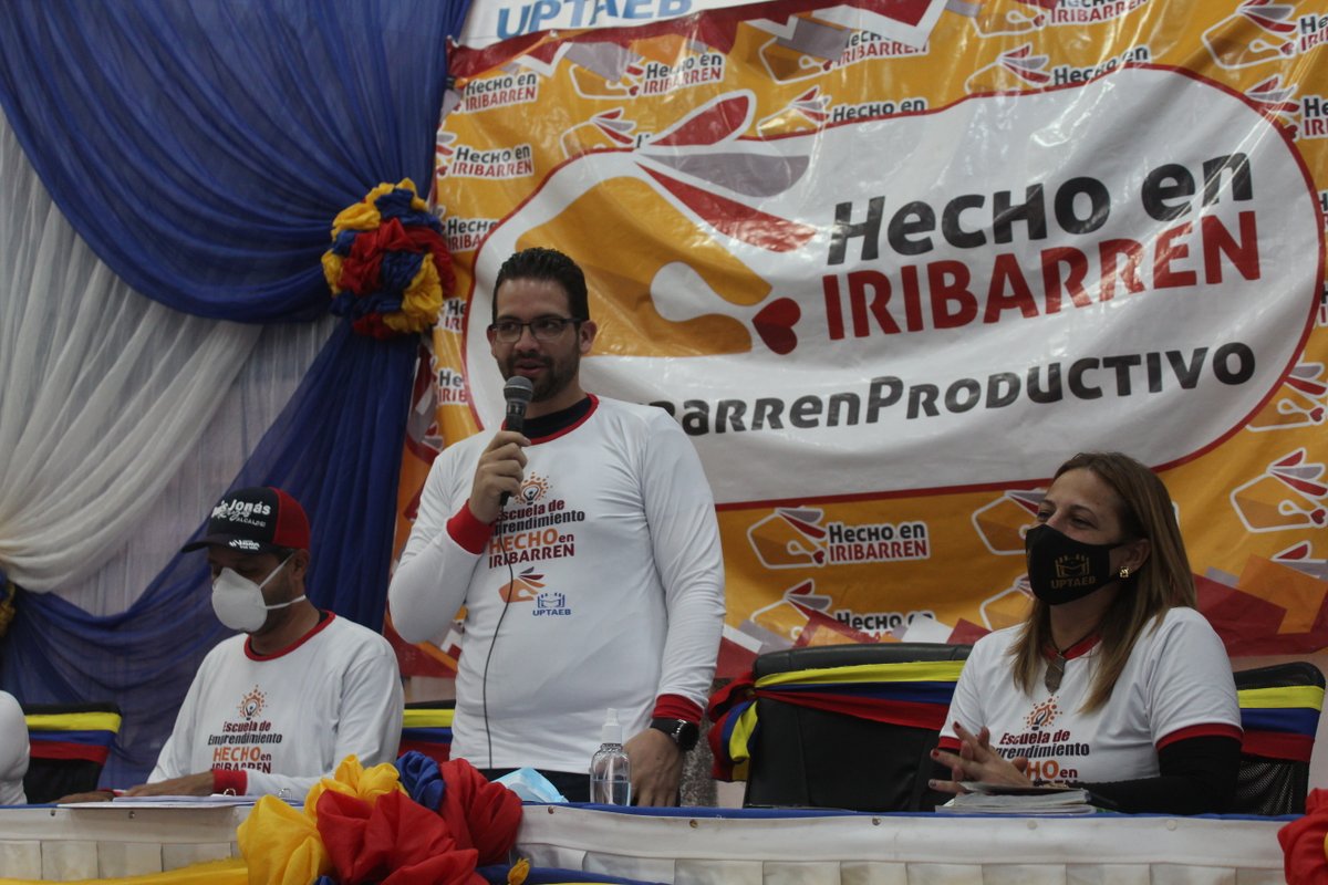 uptlara's tweet photo. #Enterate La Uptaeb da apoyo técnico administrativo a emprendedores que les permite mejorar sus procesos de crecimiento profesional y económico. Impulsa con el convenio con #Fumdes una nueva forma de economía base que aporta al desarrollo económico del País.
@soyCesarTrompiz https://t.co/OyZGNWocyv