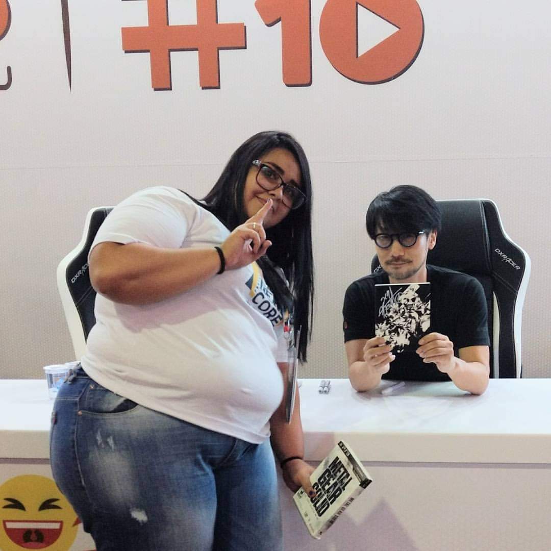 Natdono's tweet photo. Hoje veio lembranças que aconteceram no dia 11/10 na Brasil Game Show
2017 - conheci @Kojima_Hideo
2018 - conheci @corybarlog no meio da praça de alimentação da BGS
Sou muito grata por esse momentos lindos, obrigada @BrasilGameShow
@MarceloTavares 🥰❤️
#BGS #BGS2017 #BGS2018 https://t.co/QUAoj6DNlK