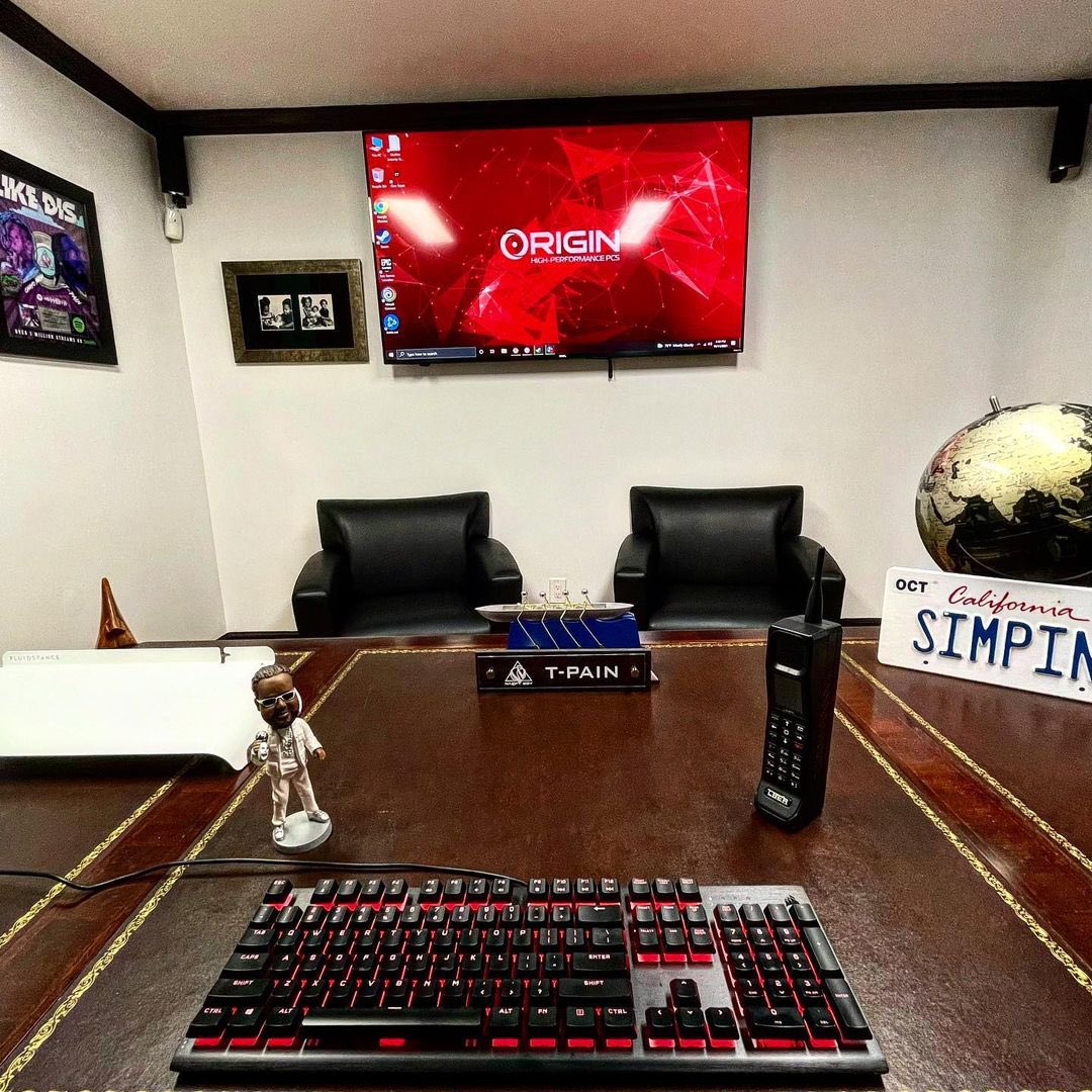 TPAIN's tweet photo. Office with a view!!! @ORIGINPC @CORSAIR @NappyBoyEnt @NappyBoyGaming #NappyBoyRadioPodcast #NappyBoySnackHouse #NappyBoyDrifting #NappyBoyFilms https://t.co/TQIziy3LI7