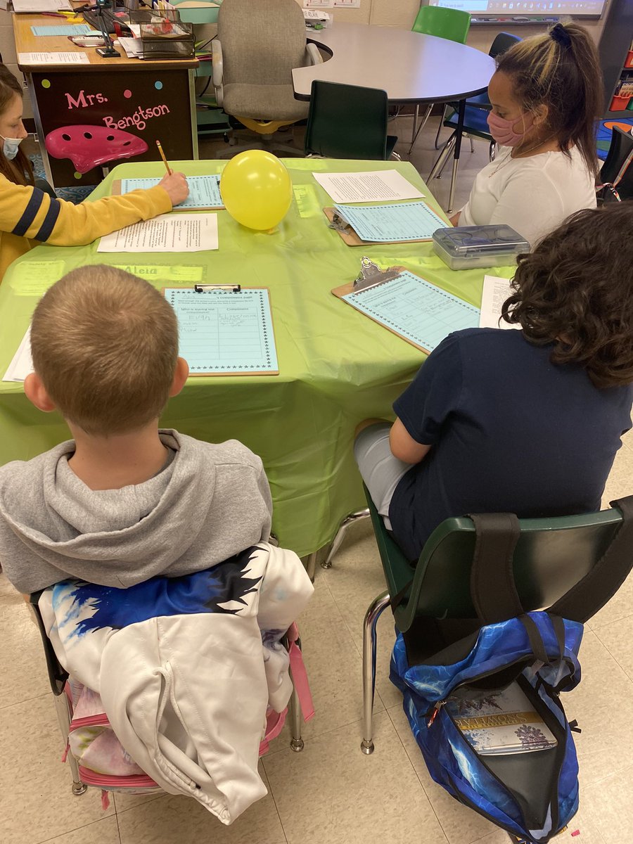 BengtsonLyn's tweet photo. We loved celebrating each other during our personal narrative writing celebration! @HENDeagles #loveteachinspireeveryday #fhsdlearns https://t.co/iXx2pJu97o
