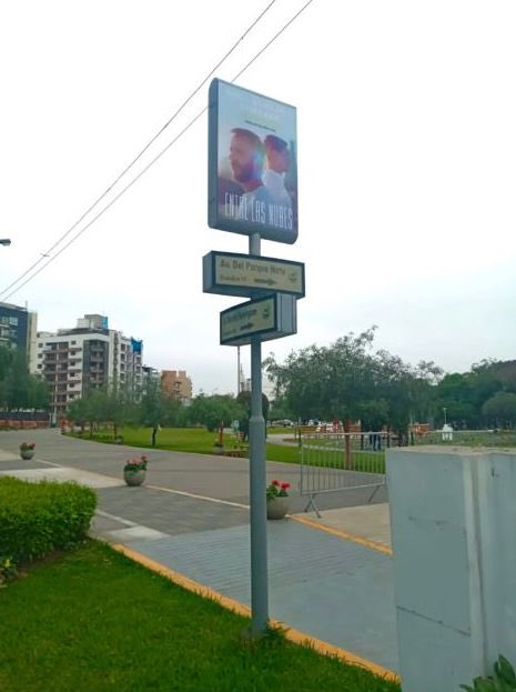 NoelSchajris's tweet photo. ENTTR LAS NUBES EN LAS CALLES DE Latinoamérica !!
Reconocen esas calles ?? Los Leo 🙏🏼♥️
Seguimos #entrelasnubes
@guaynaa
Gracias a los amigos
@grupopubligrafiklatam @ralphbeer https://t.co/WBqRd02ZPR