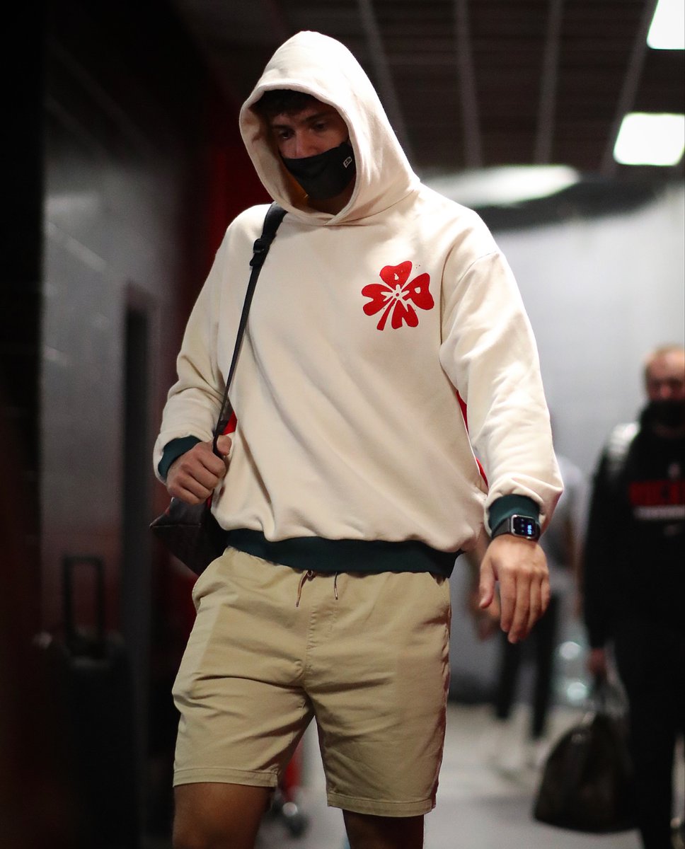 HoustonRockets's tweet image. Hoodie szn. 🥶

@MichelobULTRA | #ULTRADrip