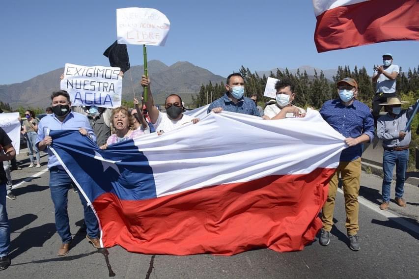 No mas robo de agua a los pequeños agricultores !