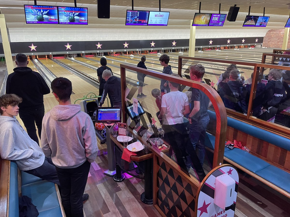 259thScouts's tweet photo. STRIKE! Well for the kids anyway. Think they beat the leaders on this occasion. ๐ณ #Skillsforlife #Scouts #Scoutinguk @HollywoodBowlUK https://t.co/vdUBagrL1Z