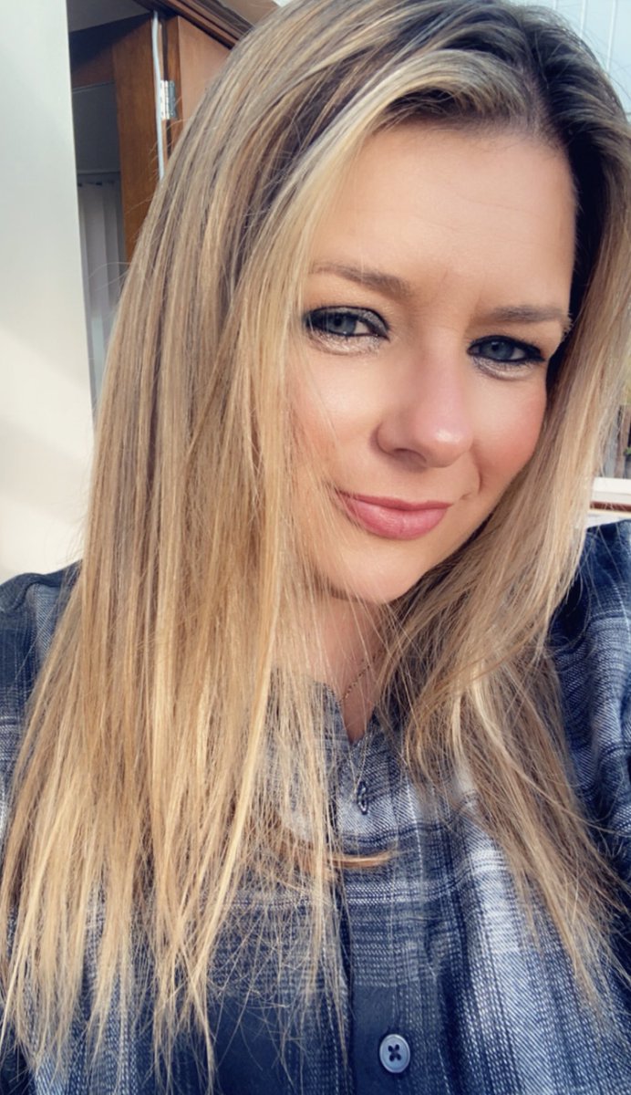 emtom22's tweet photo. Autumn hair #freshcolour https://t.co/4SSKsiYx6x