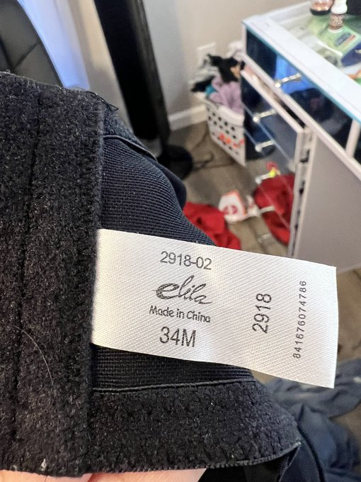 Finally got a bra that fits me perfectly guys!!! https://t.co/5X5QeYZ8bM