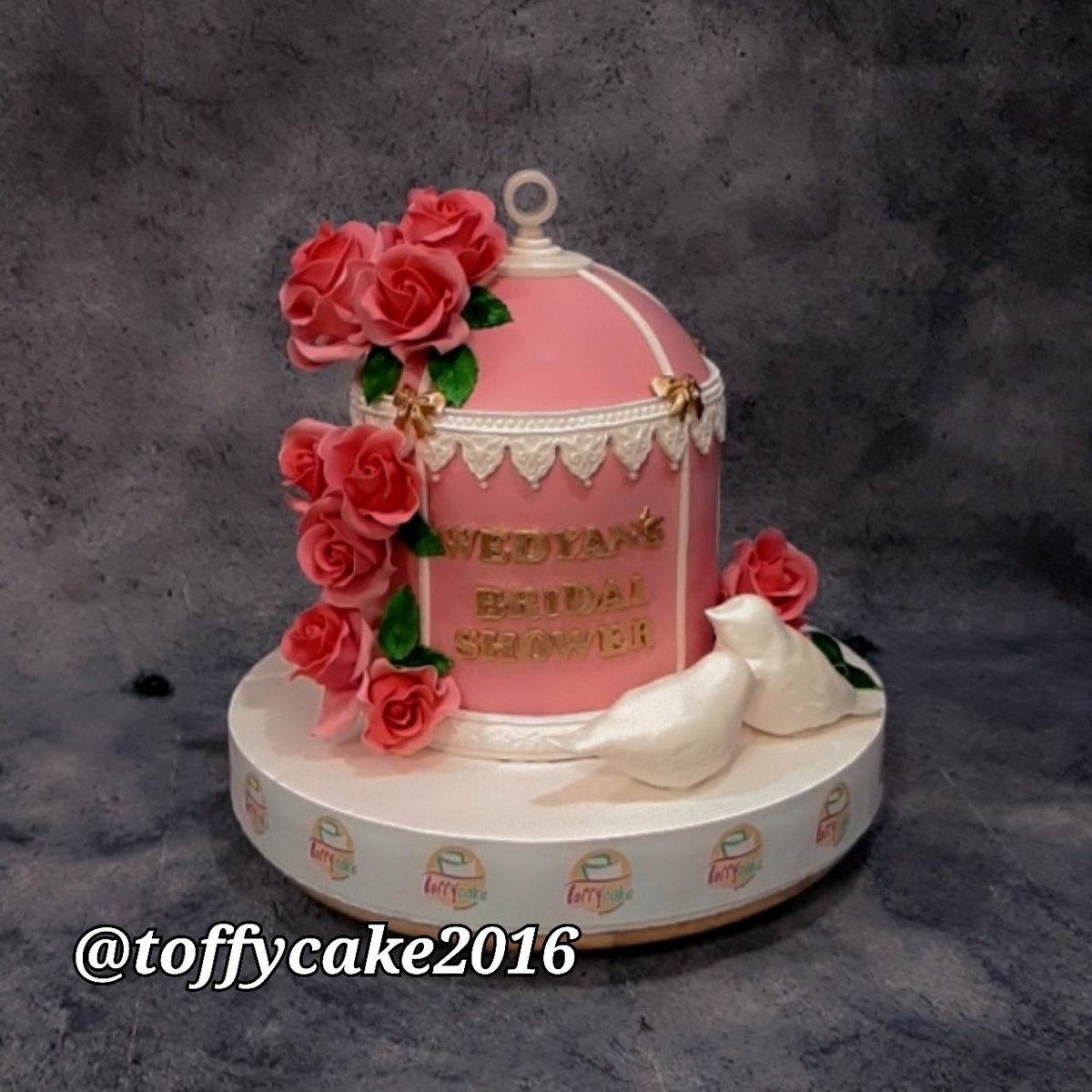 toffycake2016's tweet photo. كيكة توديع عزوبية. https://t.co/n2zyVi9WPC