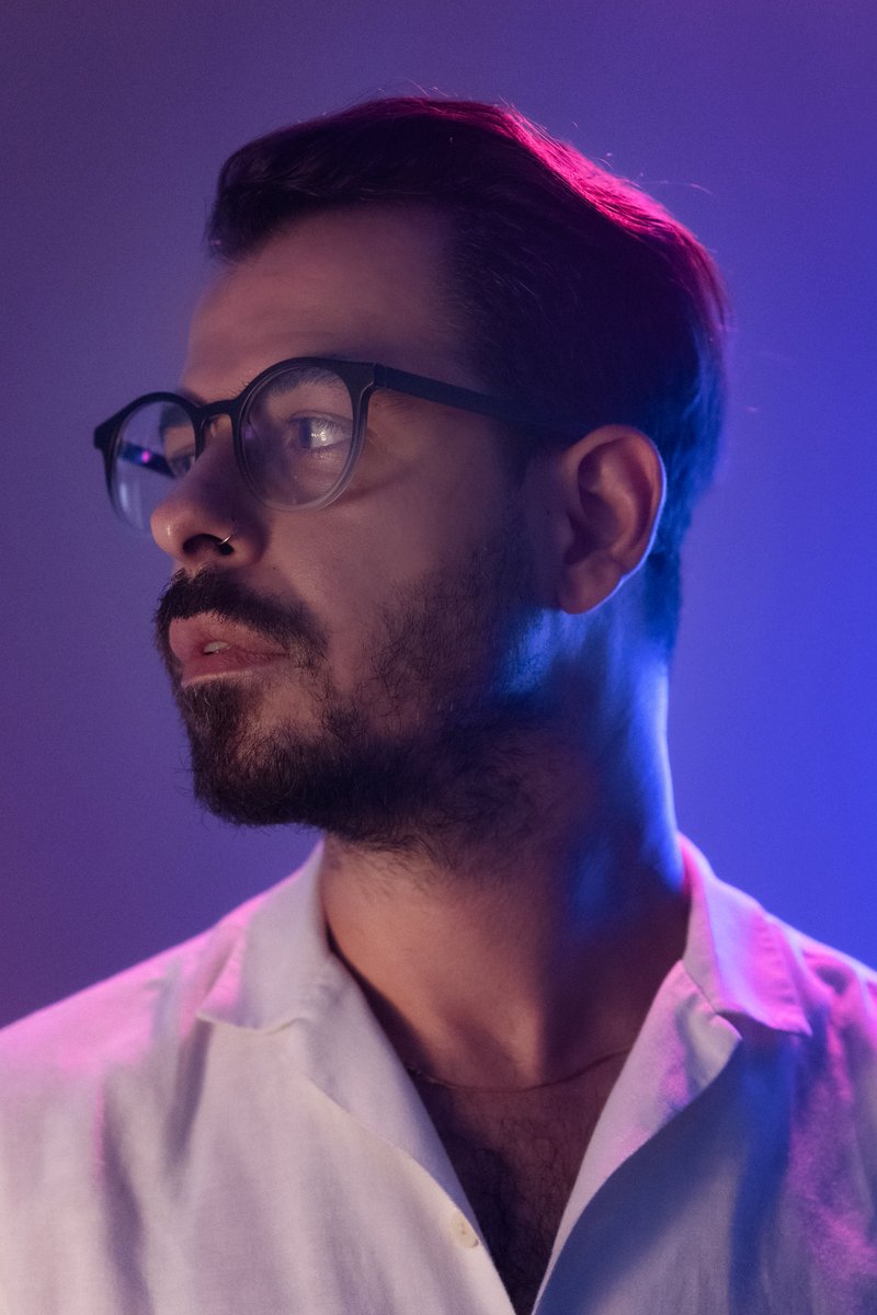 HakanYilmaz_io's tweet photo. I minted #AstroRookies and a rookie came out looking exactly like me.
Don't you think he looks like me?

Cool Hairs✅
Cool Glasses✅
Nose Ring✅
Smoke Like Turkish✅

Go Get Your @AstroRookies 

#NFTCommmunity https://t.co/OrPFLjhqoy