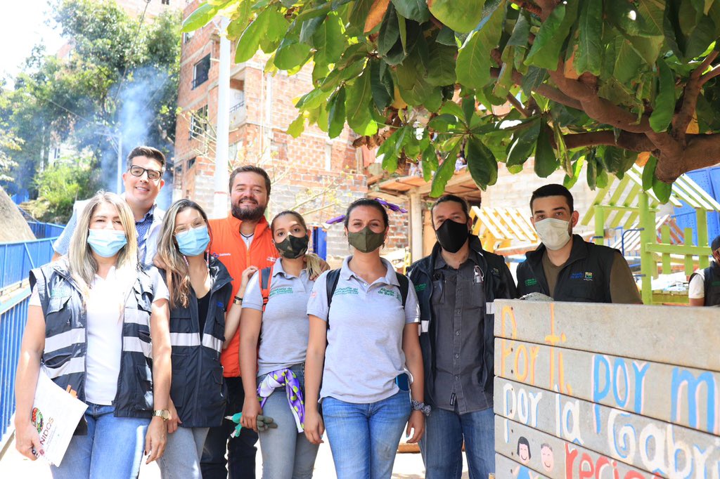 🍃 Comenzamos con la rehabilitación del Caño de la Vela, en el barrio La Gabriela, una intervención urbanística, ambiental y con sentido social que busca que juntos recuperemos nuestros barrios y así habitarlos en paz 

#PorElBelloQueQueremos
#JuntosPodemos
#PorLaSostenibilidad