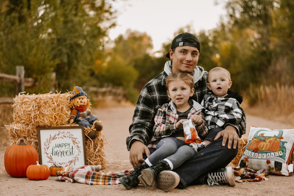 tateyK_'s tweet photo. We love our babies🥺 happy fall y’all 🍂🧡 https://t.co/Cte0NU3vTd