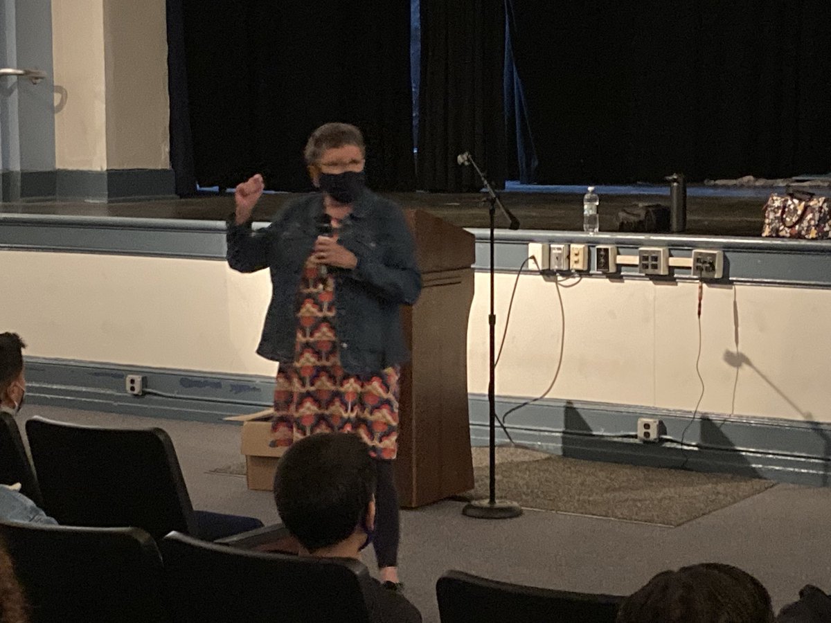 A great big warm thank you to Susan Barczewski Berting for coming back home to Woodbury and sharing your story with our AVID students!   You modeled for them how believing yourself and having a dream can result in great success! ❤️. #gofurtherwithavid￼￼￼