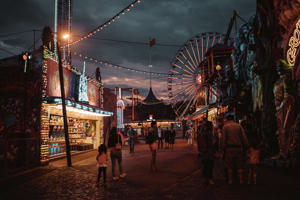 elsableda's tweet image. Tales of the night.