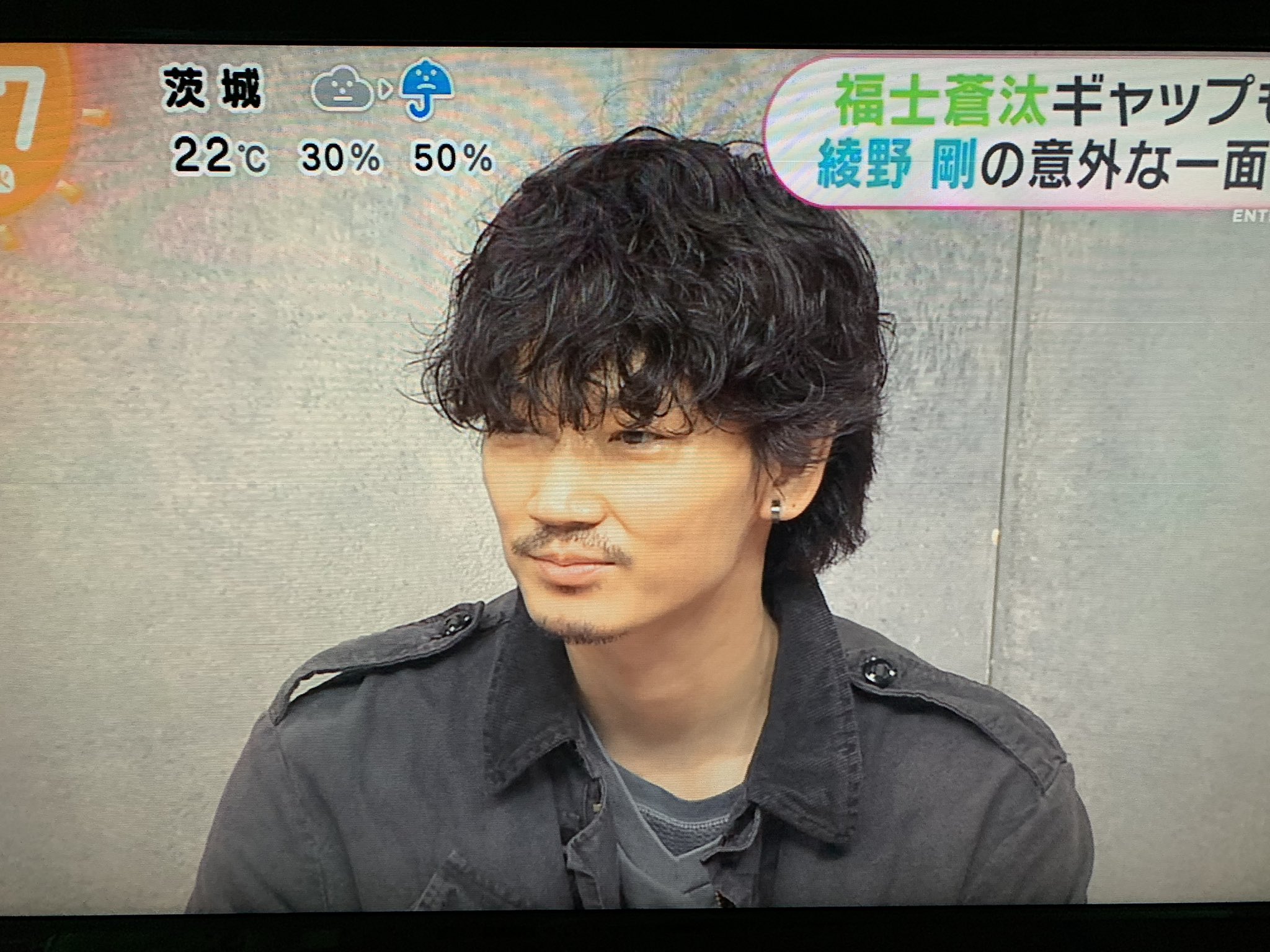 シュウコ めざまし 新ドラマ告知で アバランチ 綾野剛さん 福士蒼汰さん脇を固める俳優陣と撮影場面が映りましたー 福士さん曰わく 綾野剛さんは フワフワ サクサクのお菓子 が すきで 可愛い と ドラマが楽しみですー アバランチ 綾野剛