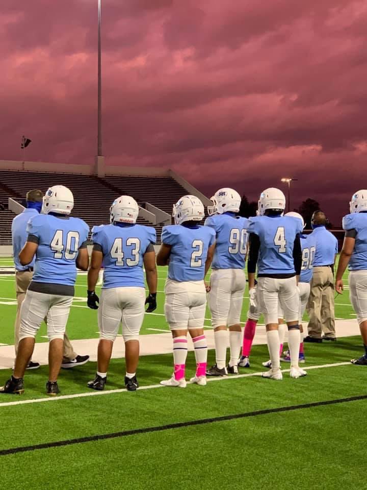 October skies are something different 🤩 can’t wait for our first October game 💓