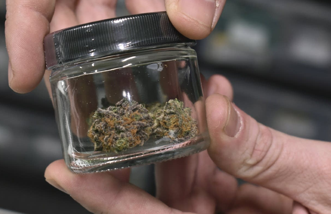 Mississippi Family Says Medical Cannabis Is The Answer To Helping Their Sick Son #USA #Mississippi #MMJ #treatment #family #Health bit.ly/3DuicJi
