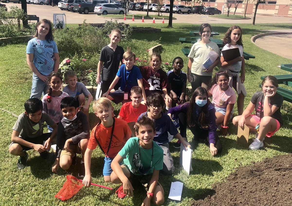 WisenerRockets's tweet photo. Garden Day fun! https://t.co/X3e2gqZxfA