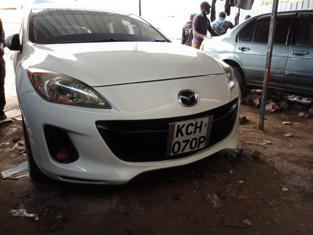 NgugiWJames's tweet photo. Stolen car!

Mazda Axela

KCH 070P
Pearl white.
Axela Hatchback 2009.

Stolen at Muthure, Pery heights near Kanyariri police station.

If seen, contact 0728270795.

Please circulate widely. @Ma3Route ,@KenyanTraffic @bonifacemwangi @RobertAlai https://t.co/aFqXJKV30K