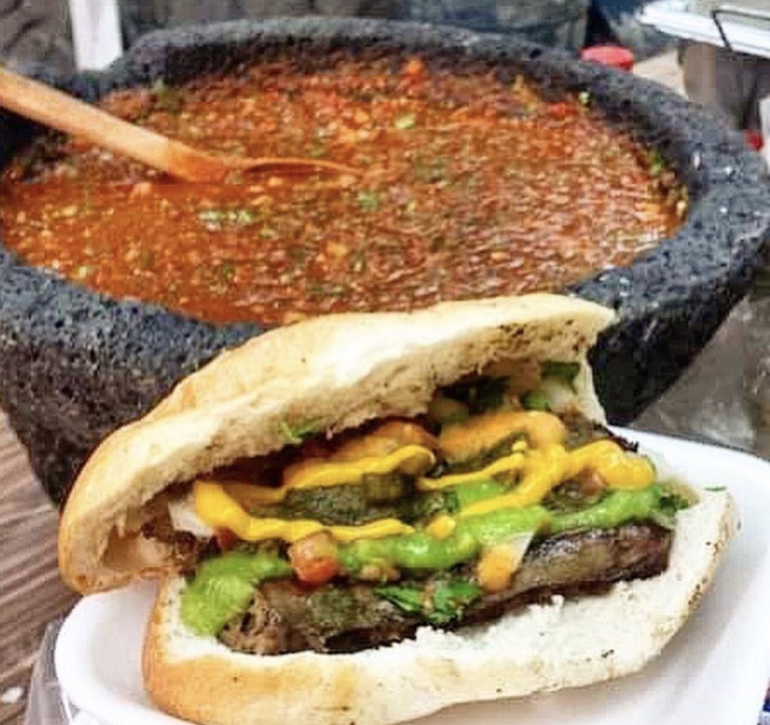 axelsolisrmz's tweet photo. #ChorizoArgentino
De mi Asador al tuyo 👏🏻🔥
EL CHINO ARRIETA
El Autentico Sabor de los Estadios de Fútbol !
📆 ¡Pide Ya!
☎️ 8132536502 y 8180928503
Haz tu pedido para que disfrutes de unas matronas #Tortas de #Chorypan en tu casa
@chino_arrieta
#ChinoArrieta https://t.co/YDcnBtGqOt