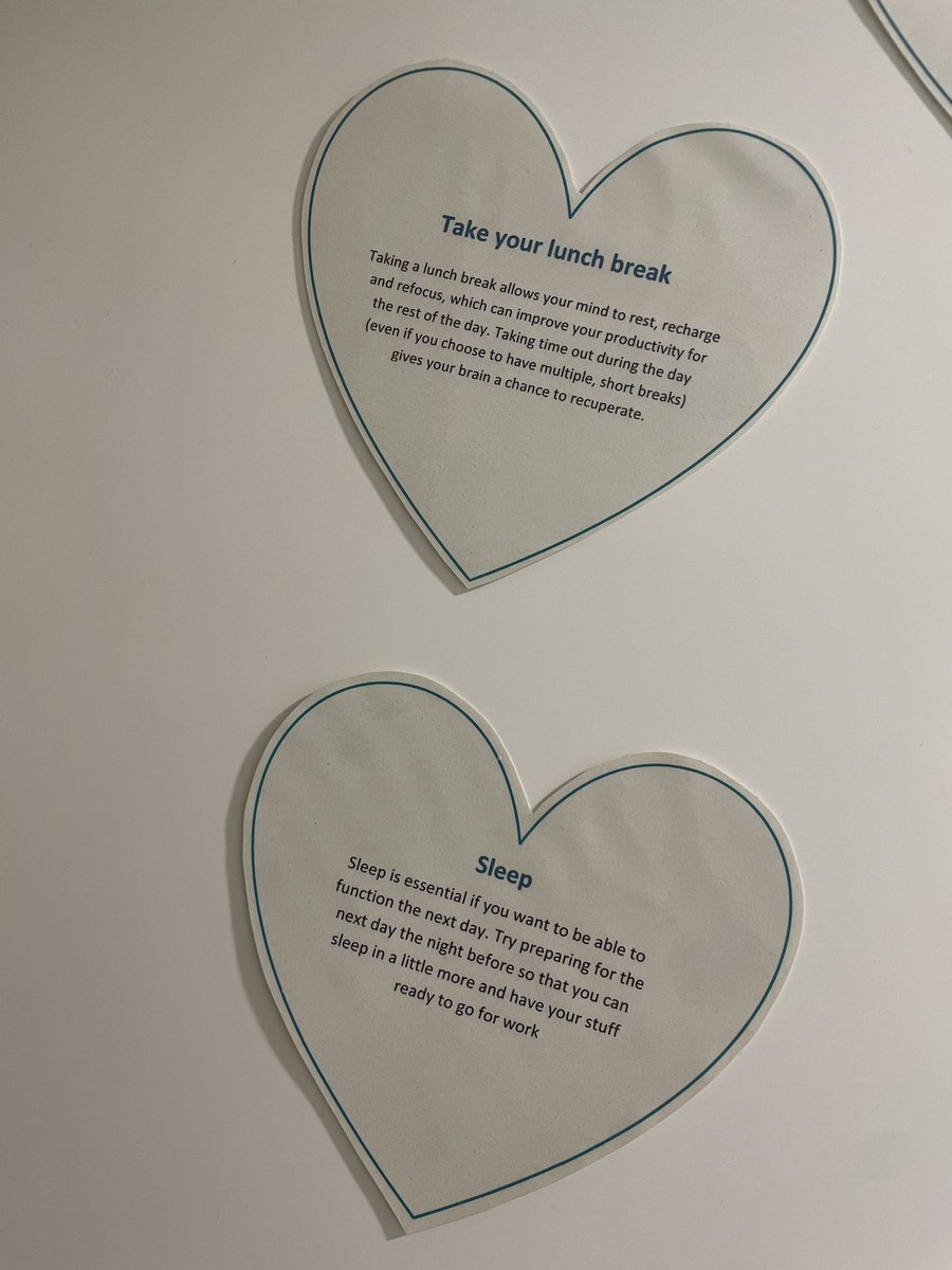 HarbourWard1's tweet photo. Looking after patients is our number one priority, but how about looking after yourself and your colleagues too?! here are some top tips for staying well at work 😁 #MentalHealthMatters https://t.co/gjgr2JngM3