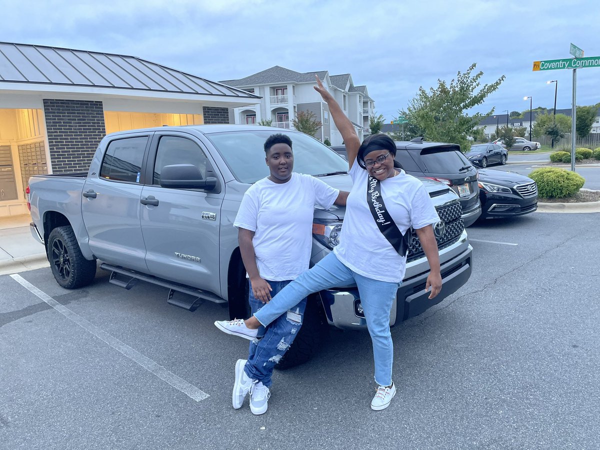 Tay.Creatz tweet media