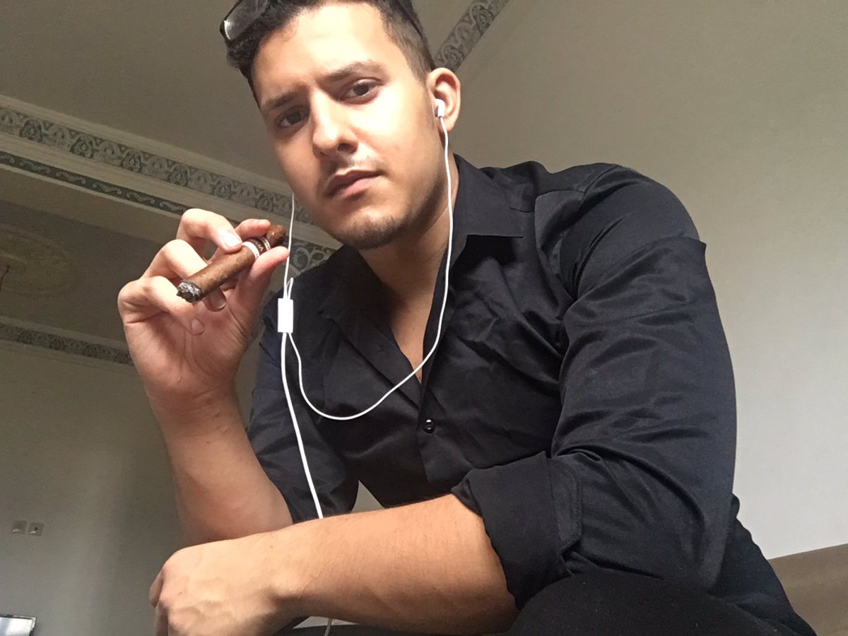 Niba2Arabiandom's tweet photo. Thank you glorious @Arabian_Princ_E who leads us through the darkness into the light…🕯
#findomgod #realalphamale #maledom #findomuk #gayslaves
#Arabmasters #alphagod #subboi @rt_slave_ma @PromoRTpig https://t.co/aDbYjz8HP0