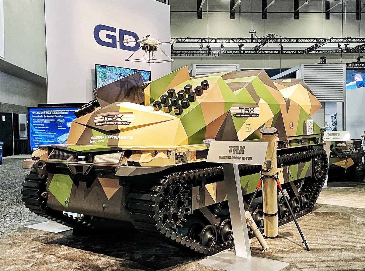 BrownDogWelding's tweet photo. Ram isn’t the only one with a bad ass TRX, GDLS has one too! This is a hybrid powered, robotic, modular, light tracked vehicle. Supply, attack, air defense, clearing, etc, it’s the future. 🤘🤘
#dod #arsenalofdemocracy #military #trackedvehicle #AUSA2021 #army https://t.co/dUGh0d0rfo