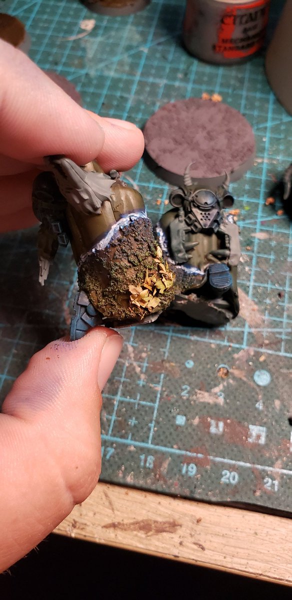 NatesPaints's tweet photo. I physically don't have the confidence to say this looks good and now my friends are bullying me

#Warmongers #warhammercommunity #warhammer40k #paintingwarhammer https://t.co/7mnvVm0WP8