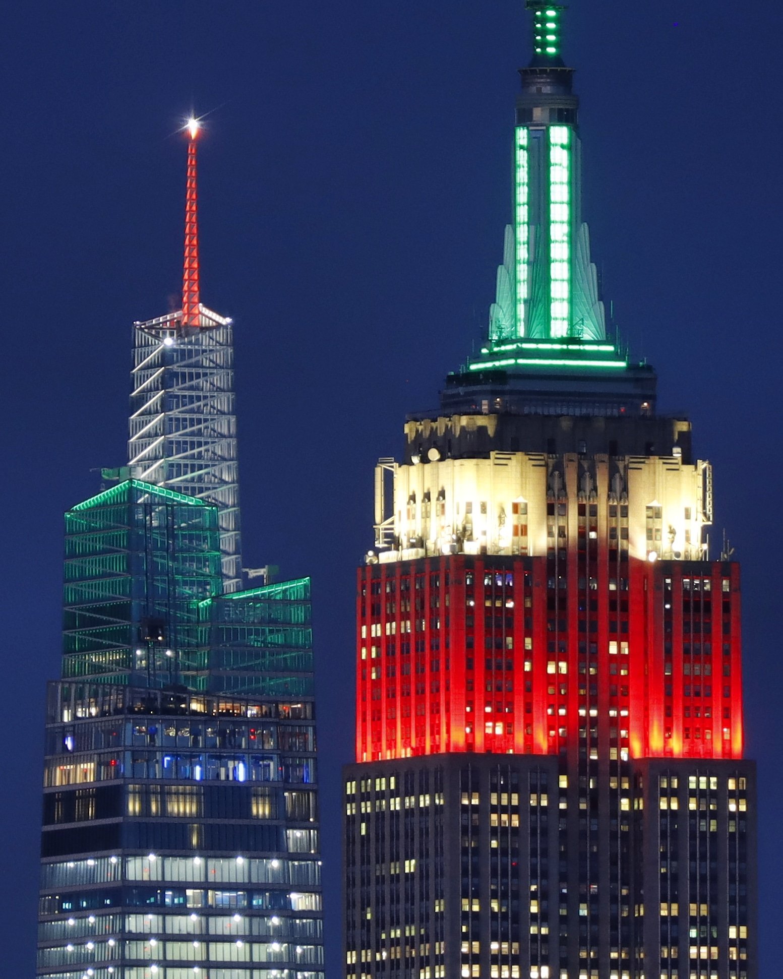 Gary Hershorn It S A Duel Of Tall Buildings As The Empire State Building And One Vanderbilt Light Up In The Colors Of The Italian Flag To Celebrate Italian Heritage Day