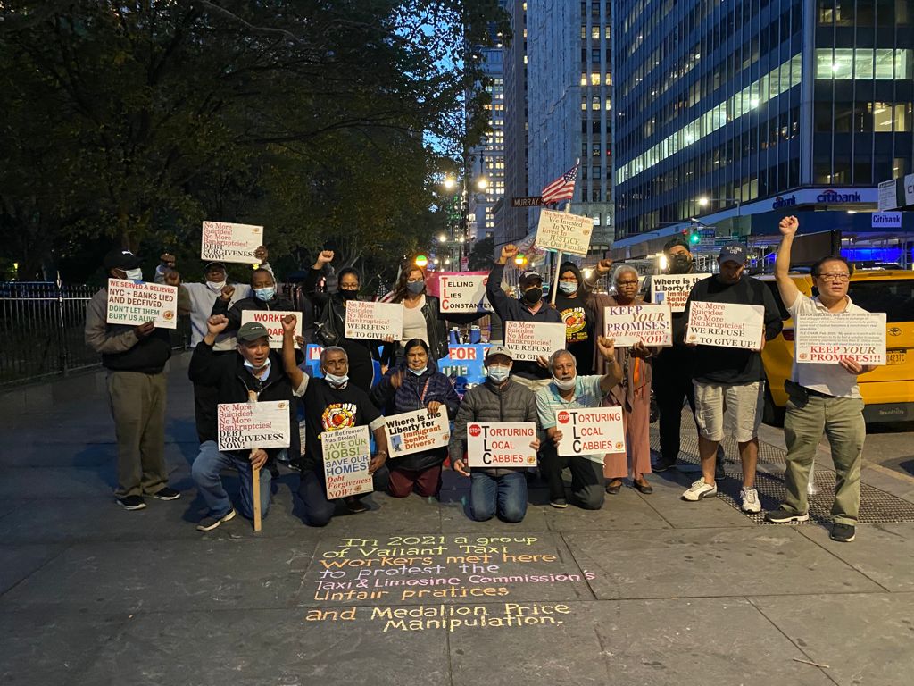 NYTWA's tweet photo. Day 23, Hour 534
"In 2021 a group of valiant Taxi Workers met here to protest the Taxi and Limousine Commission's unfair practices and medallion price manipulation."
#EndCabbieDebt. #DriverPowerUnionPower! #UnionFamily
π· @augustinetang https://t.co/t8vCHomnEn