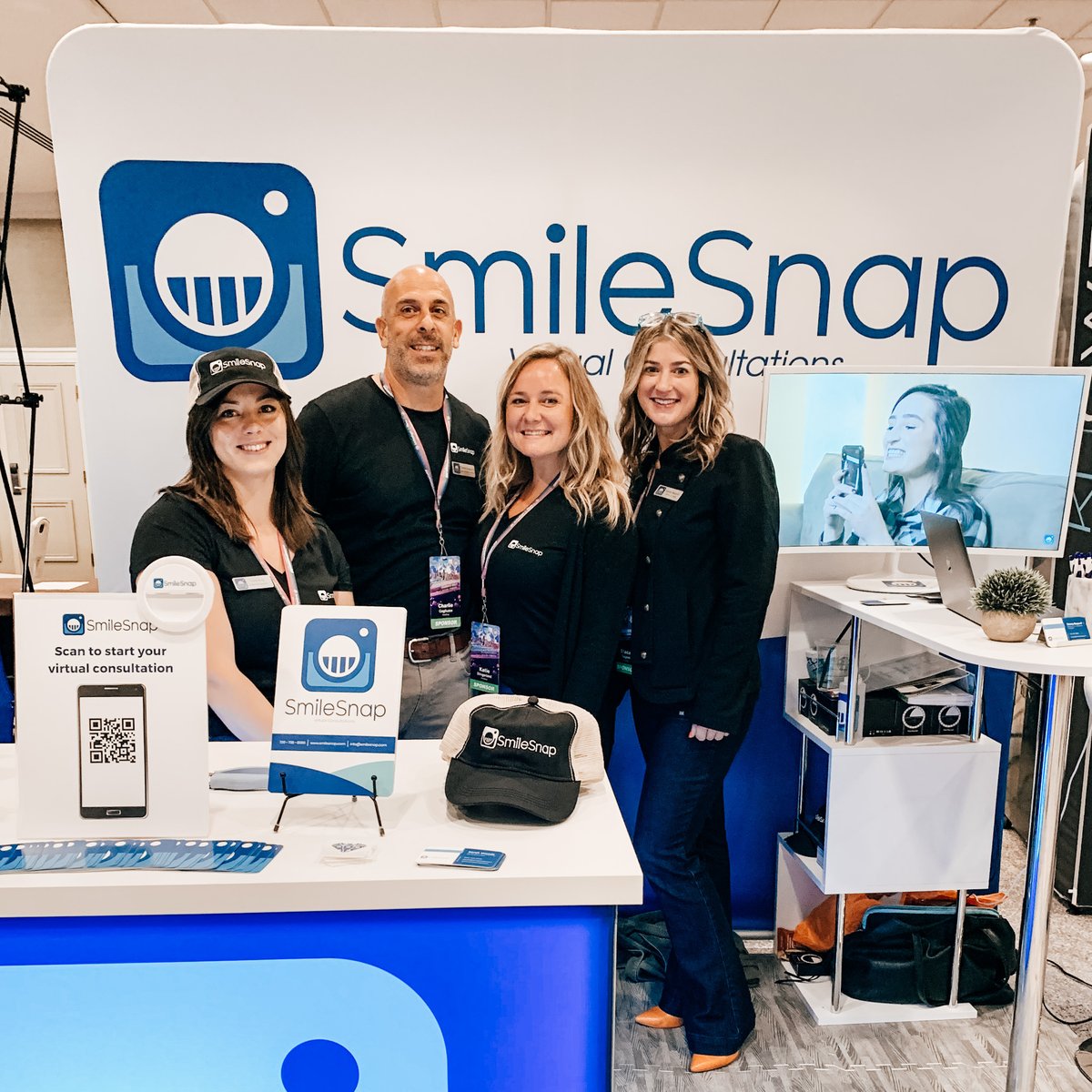 SmileSnap_'s tweet photo. @opsummit FOR THE WIN! 🎉 Our team had the most amazing time at #opsummit2021 that it just ended and we can't wait for next year. Thank you to all of the amazing people who stopped by our booth to say hi and those of you we met throughout the weekend. 🙋 https://t.co/WQBFzOwUJ5