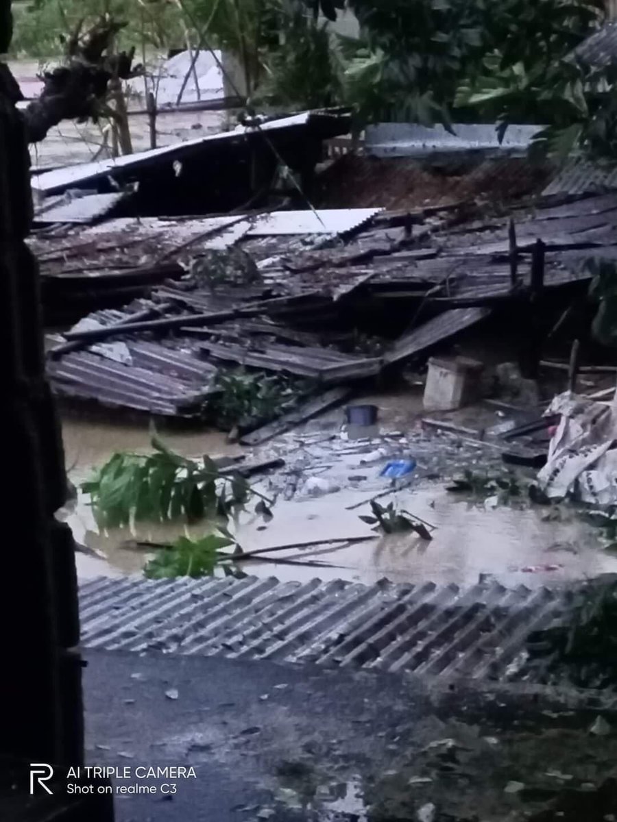 OGBJYXSZD's tweet image. This is La Union right now. Please do help them at Brgy Rimos 3, Luna La Union.
#MaringPH
#LaUnionNeedsHelp
#NorthernLuzonNeedsHelp