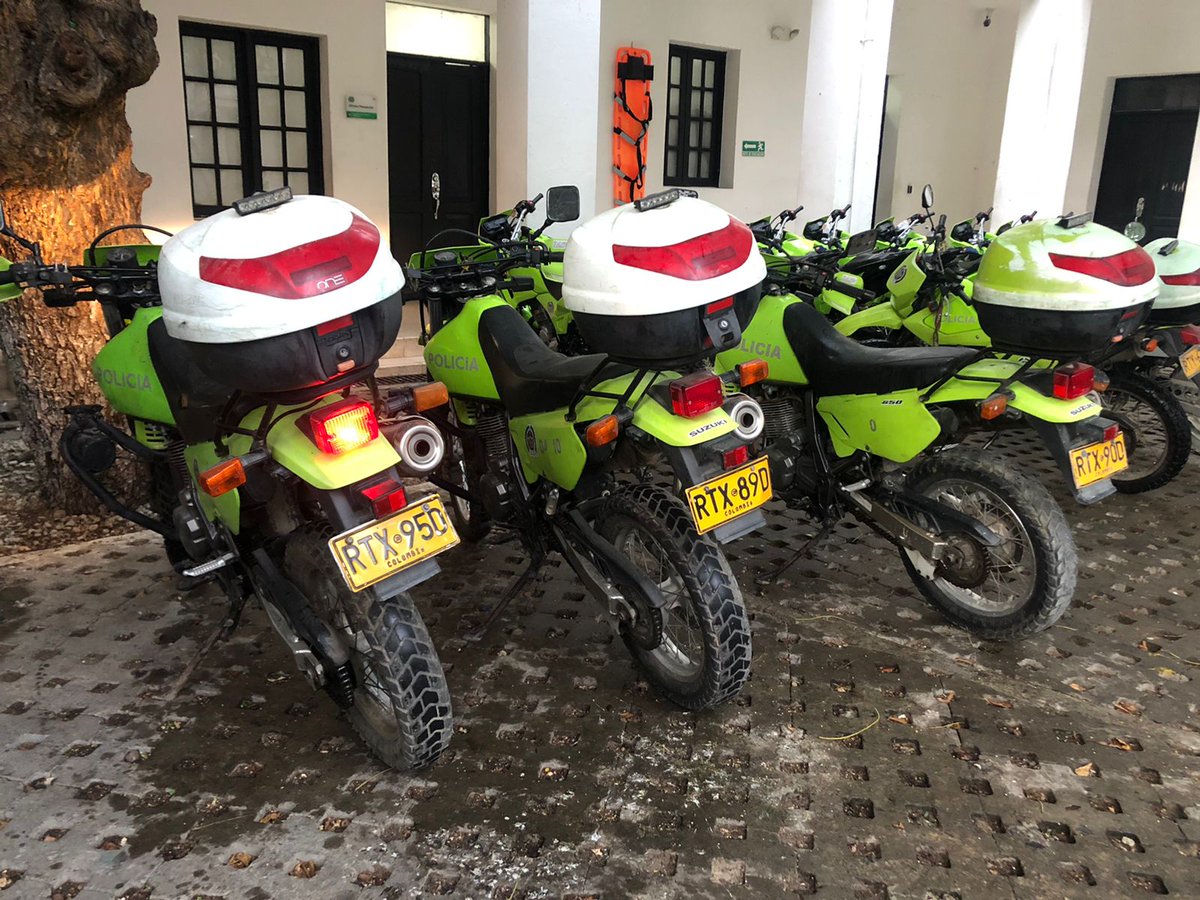 Zunigacotes's tweet photo. El día de hoy entraron en funcionamiento 3 motos adicionales gracias a la gestión de @asbama_ y al apoyo constante de #tecbaco, #banasan y de nuestros afiliados.
En total fueron 5 motos reparadas que entran a reforzar el apoyo de la policía de carabineros en Zona B. @PoliciaDEMAG https://t.co/JV88AnHmEf