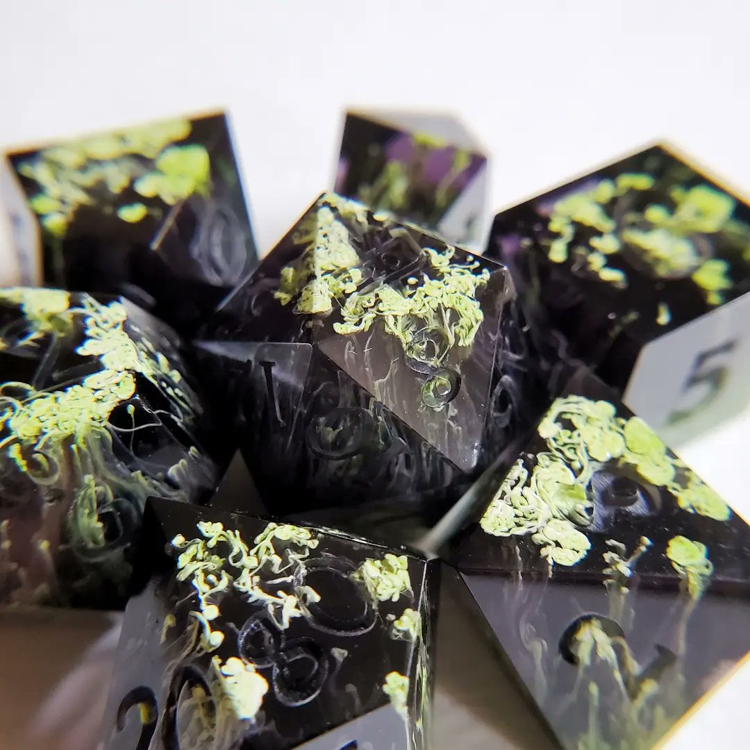 Daggers_nDice's tweet image. ~Ectoplasm~

#DnD #dice #handmade #ttrpg