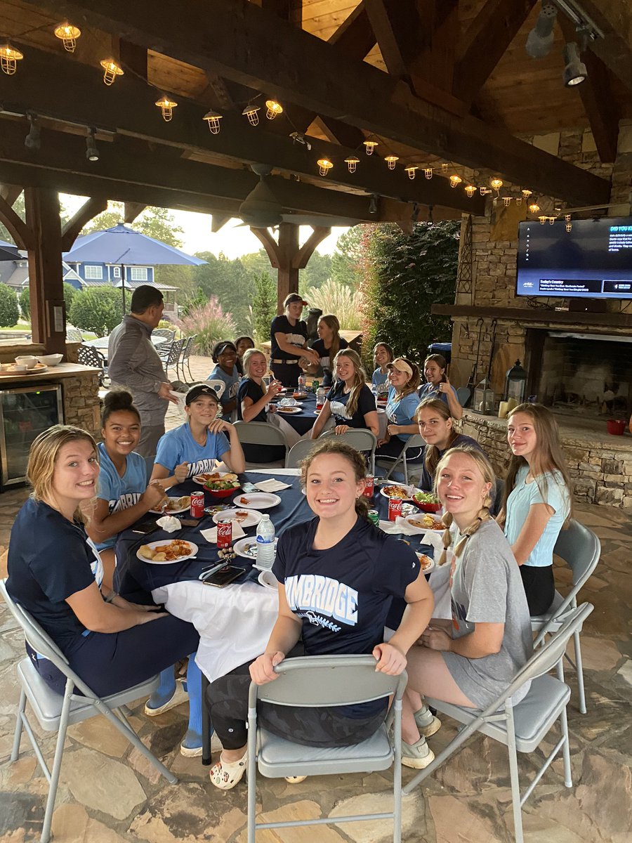 CambridgeLBFP's tweet photo. Great team dinner to prepare us for playoffs tomorrow! These girls are ready to go! Thank you to the Browns for hosting! #OneTeamOneGoal https://t.co/g2uj2FRnNo