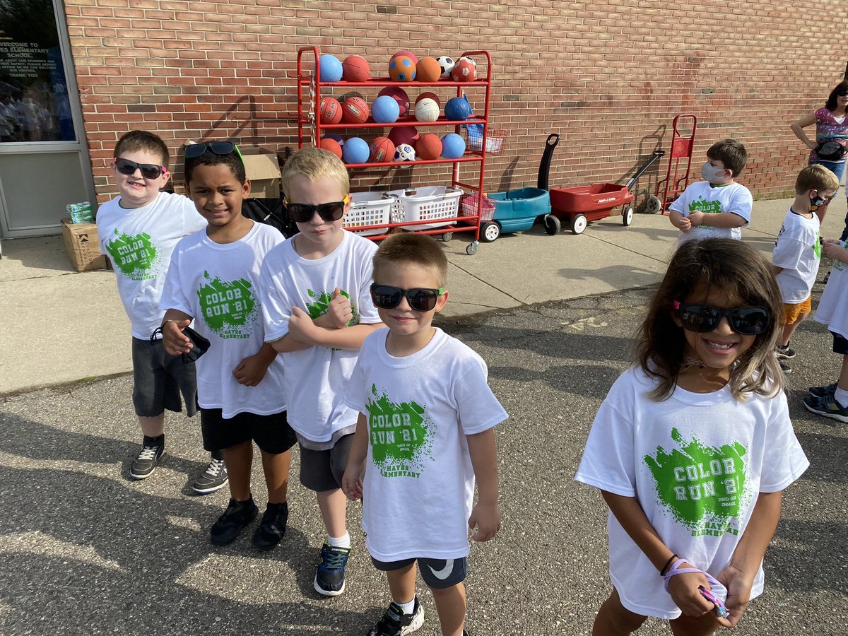These silly firsties couldn’t even contain their excitement all day!! Thank you <a href="/hayeshuskiespta/">@HayesHuskiesPTA</a> for giving my friends an awesome color run memory! ❤️🧡💛💚💙💜💗