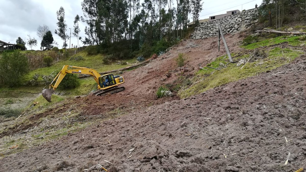 Cuando existe voluntad y la población es prioridad las atenciones son inmediatas. En la vía La Dolorosa - Viola, de la parroquia Paccha, su gente fue atendida con el arreglo de la vía.

Como <a href="/AzuayPrefectura/">Prefectura del Azuay</a> nos preocupamos por cada rincón de la provincia!