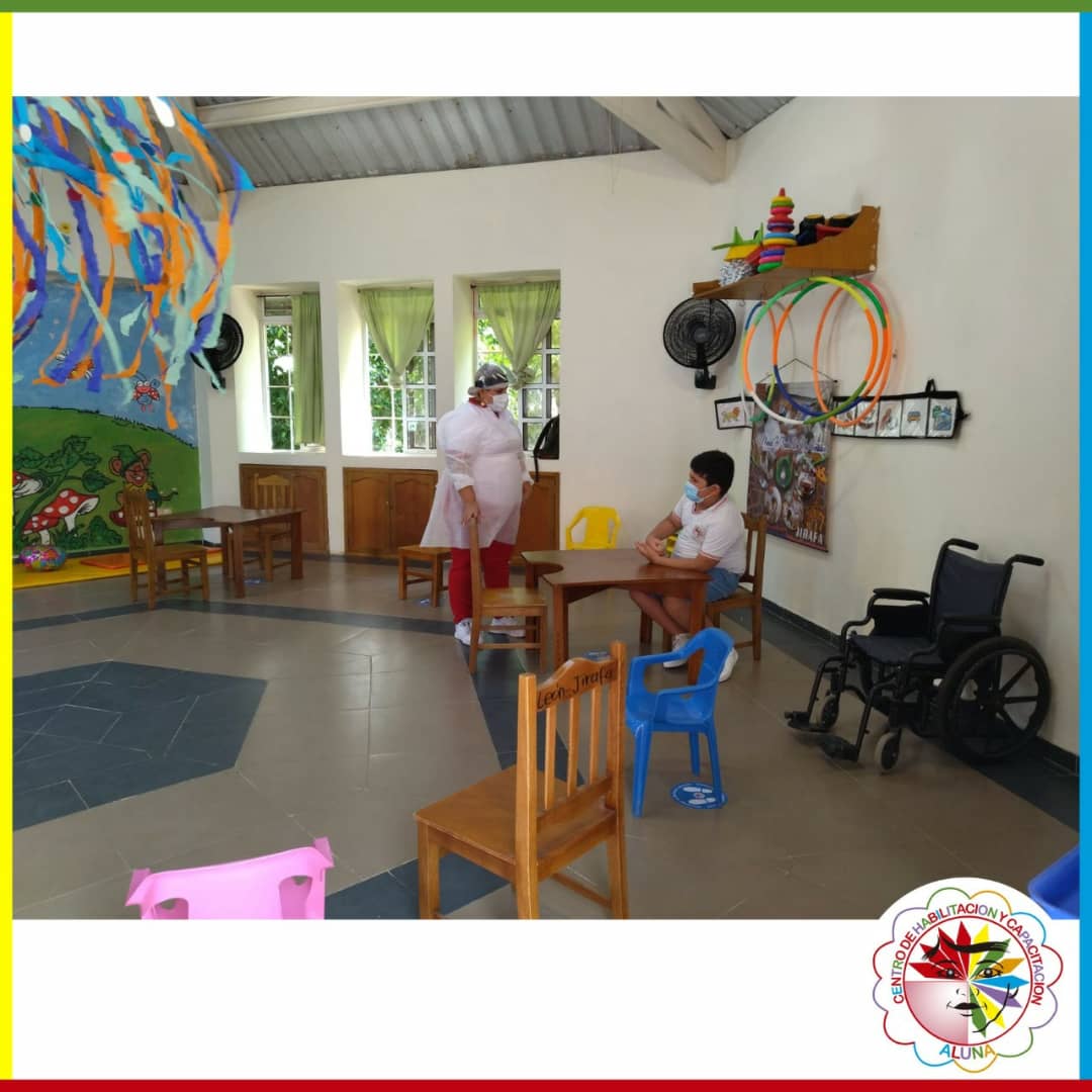 ALUNAfundacion's tweet photo. #entretodosnoscuidamos @ALUNAfundacion aliada de @ICBFColombia ha logrado el #retorno #seguro a #presencialidad modalidad #DeTuaTu #protocolos #bioseguridad gracias a trabajo #mancomunado entre #aliados talento #humano #familias #niñas #niños y #adolescentes con #discapacidad https://t.co/TBwEaptEWg