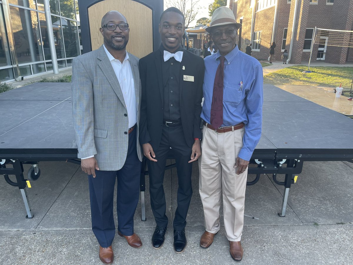 ljlawllc's tweet photo. Proud of my son @Jones9Tr as he was sworn-in at SGA President @alumniuapb   He is a 3rd generation Jones man to have his presence known. Leon, Sr., Leon, Jr. and Leon, III. Congratulations son. https://t.co/vjvHnID4FH
