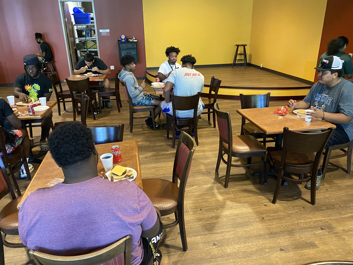KFGOLDENEAGLES's tweet photo. Thank you @championforest @justin_holcomb for allowing our team to come and hang out today! We appreciate all the love and support #EagleUp https://t.co/1Gy7fmDnSy